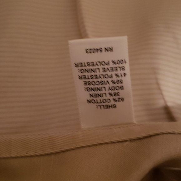 Banana Republic (42R) Tailored Fit - Picture 8 of 8